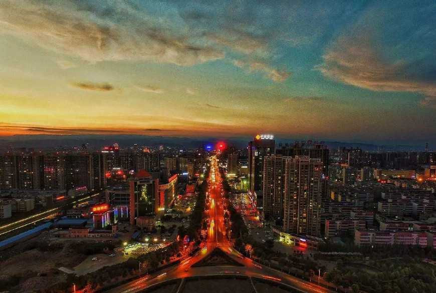 新乡 vs 南阳夜景视频直播，两座河南城市的夜色对决，谁更值得你蹲守？